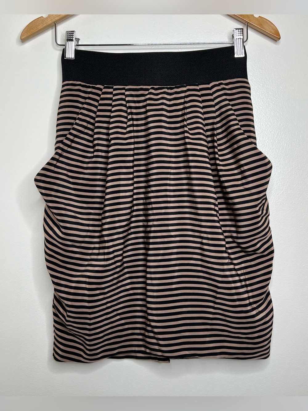 H&M Striped Skirt Women’s Size 4 Has Pockets! Pleats Black Tan Lined